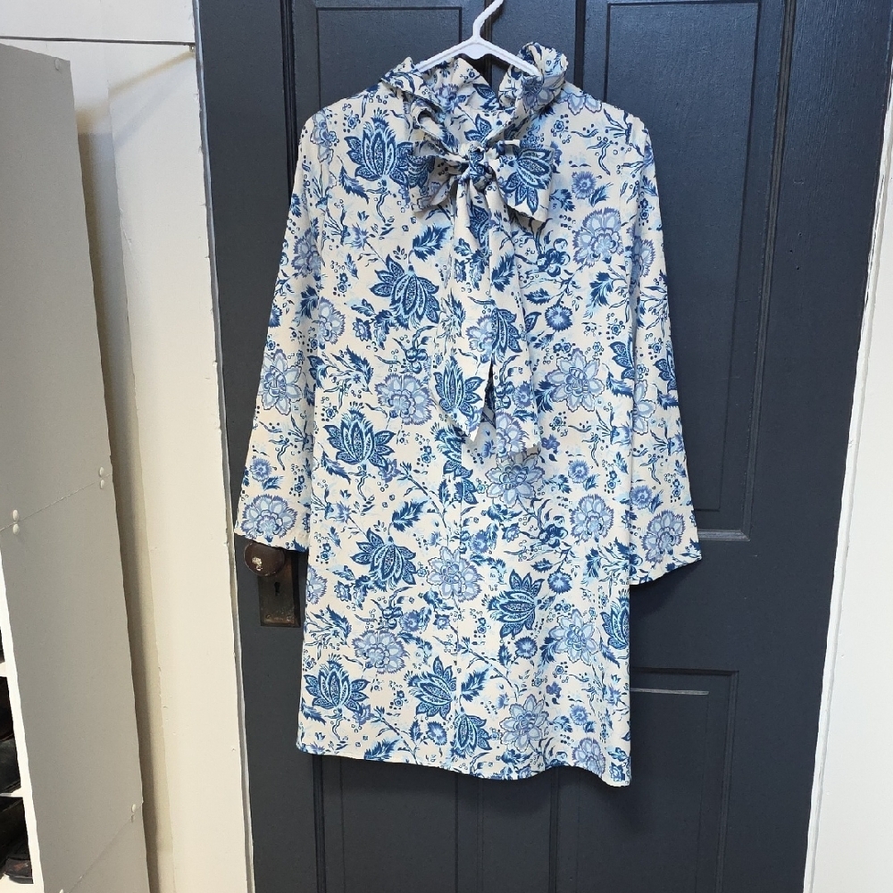 Tuckernuck Blue and White Floral Midi Dress with Tie Neck